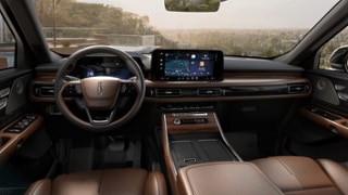2025 Lincoln Lincoln Aviator Internal Image 2